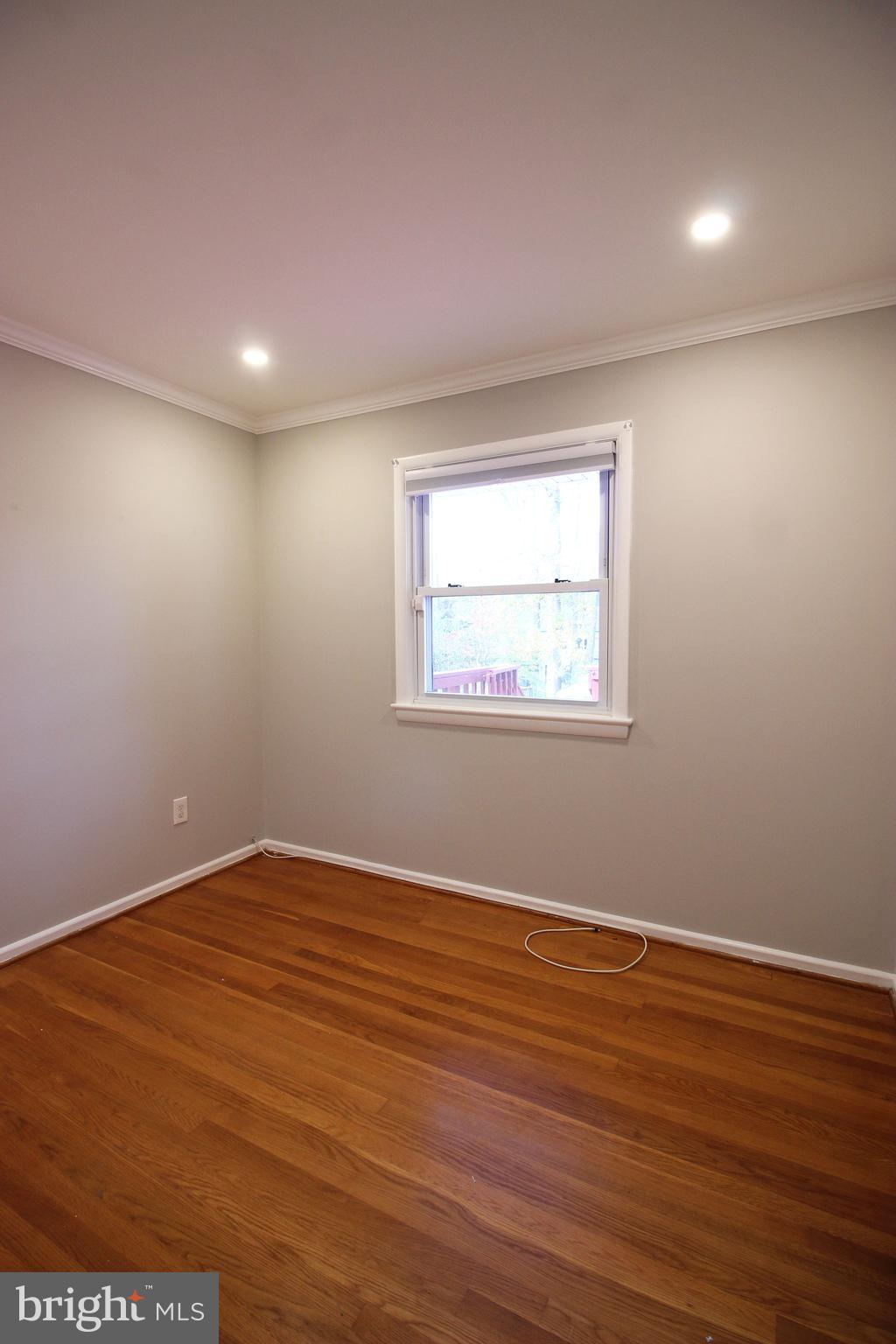 VIENNA WOODS - Residential Lease