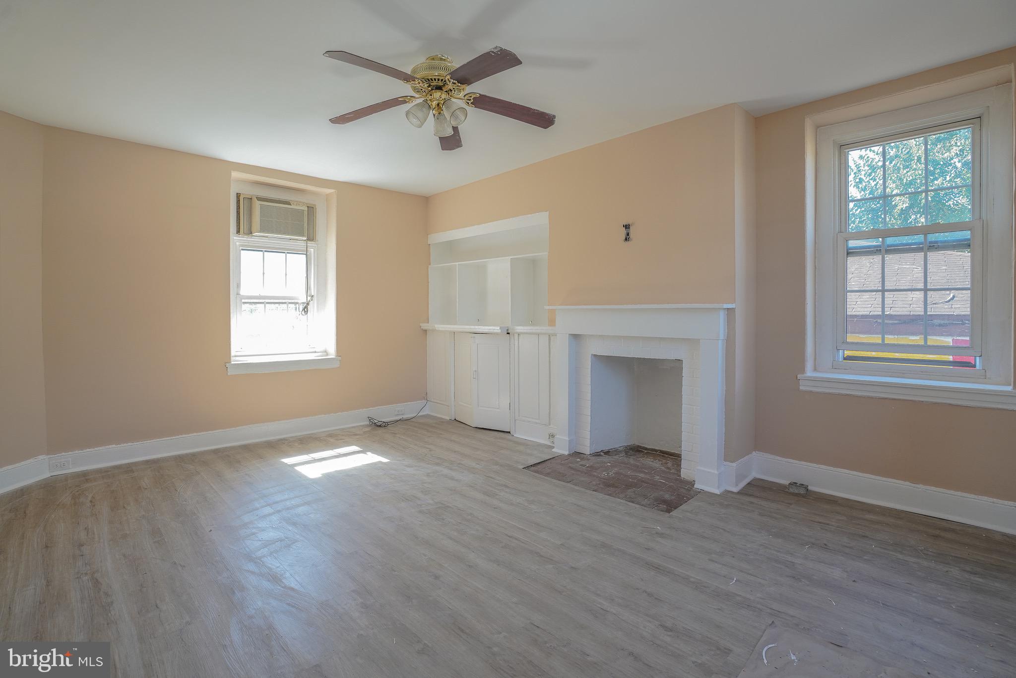 ANDALUSIA - Residential Lease