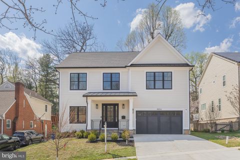 Photo of 8806 Walnut Hill Road, CHEVY CHASE, MD 20815 (MLS # MDMC2226200)