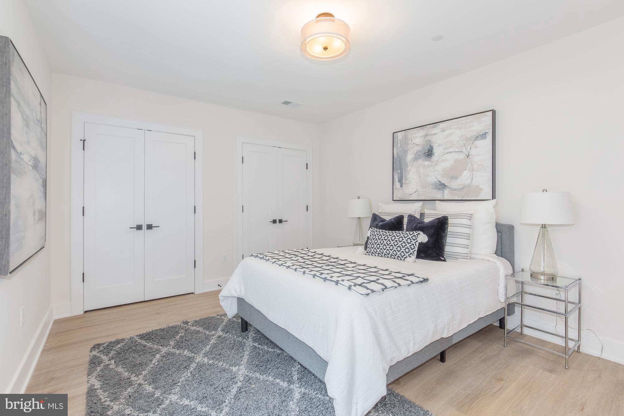 CHEVY CHASE HILLS - Residential