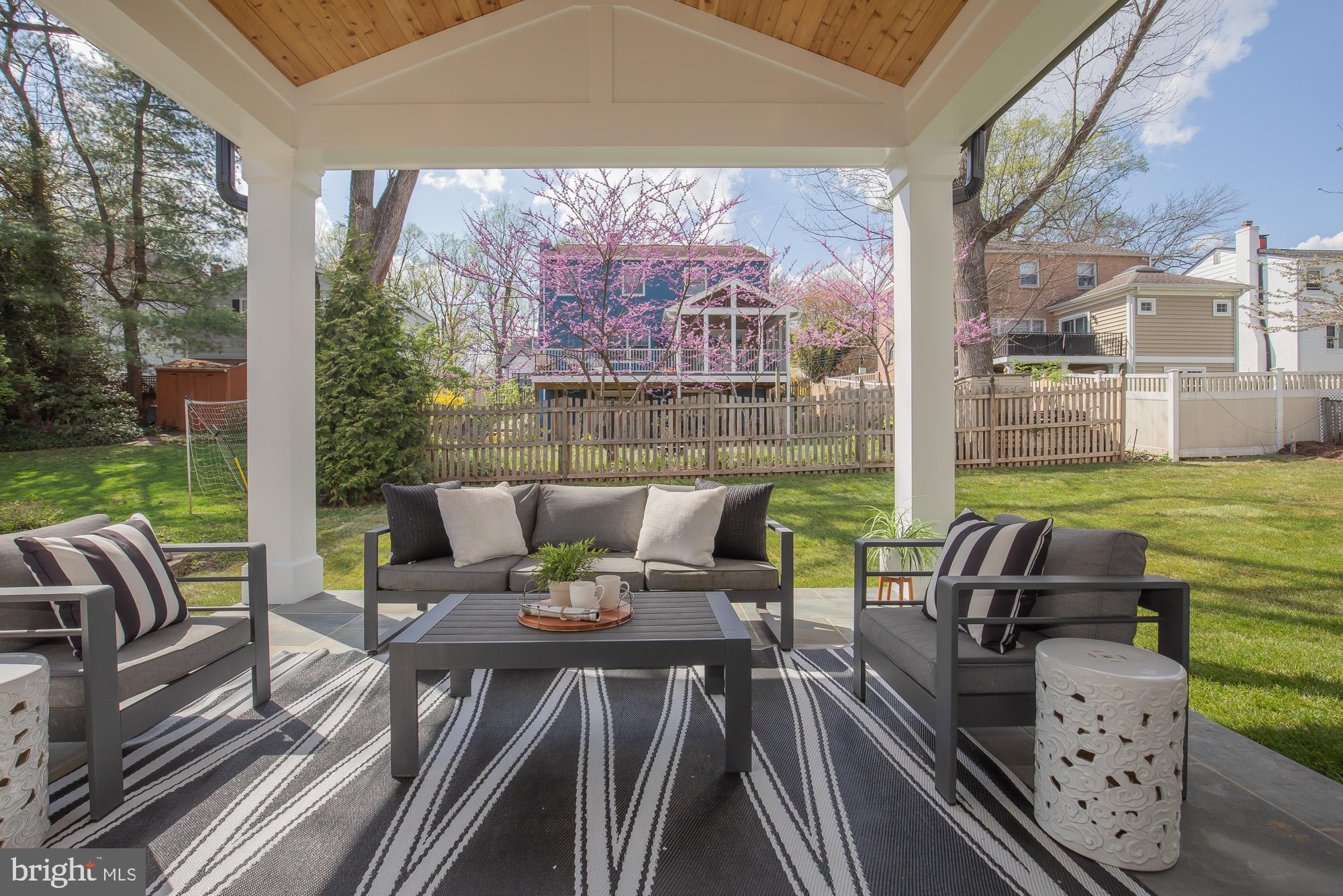 CHEVY CHASE HILLS - Residential