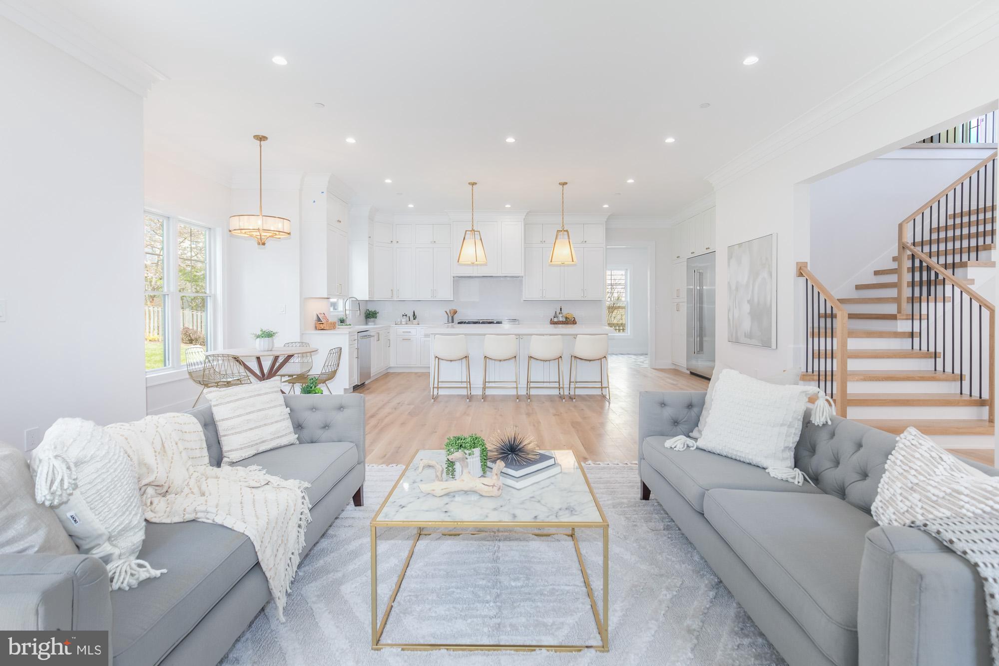 CHEVY CHASE HILLS - Residential