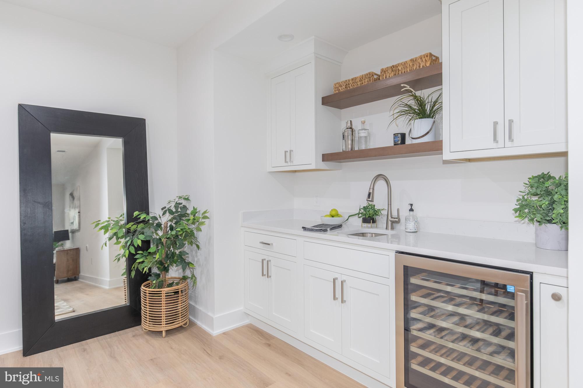 CHEVY CHASE HILLS - Residential