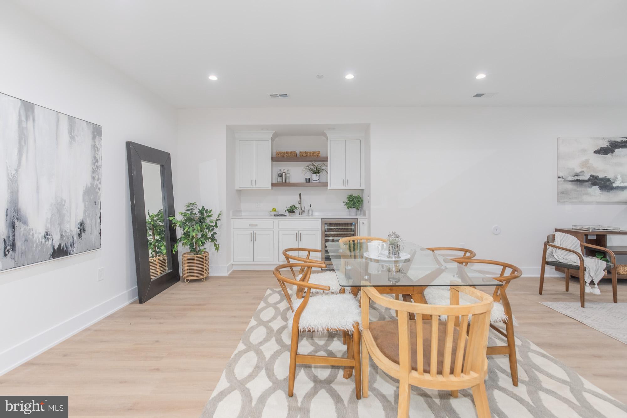 CHEVY CHASE HILLS - Residential