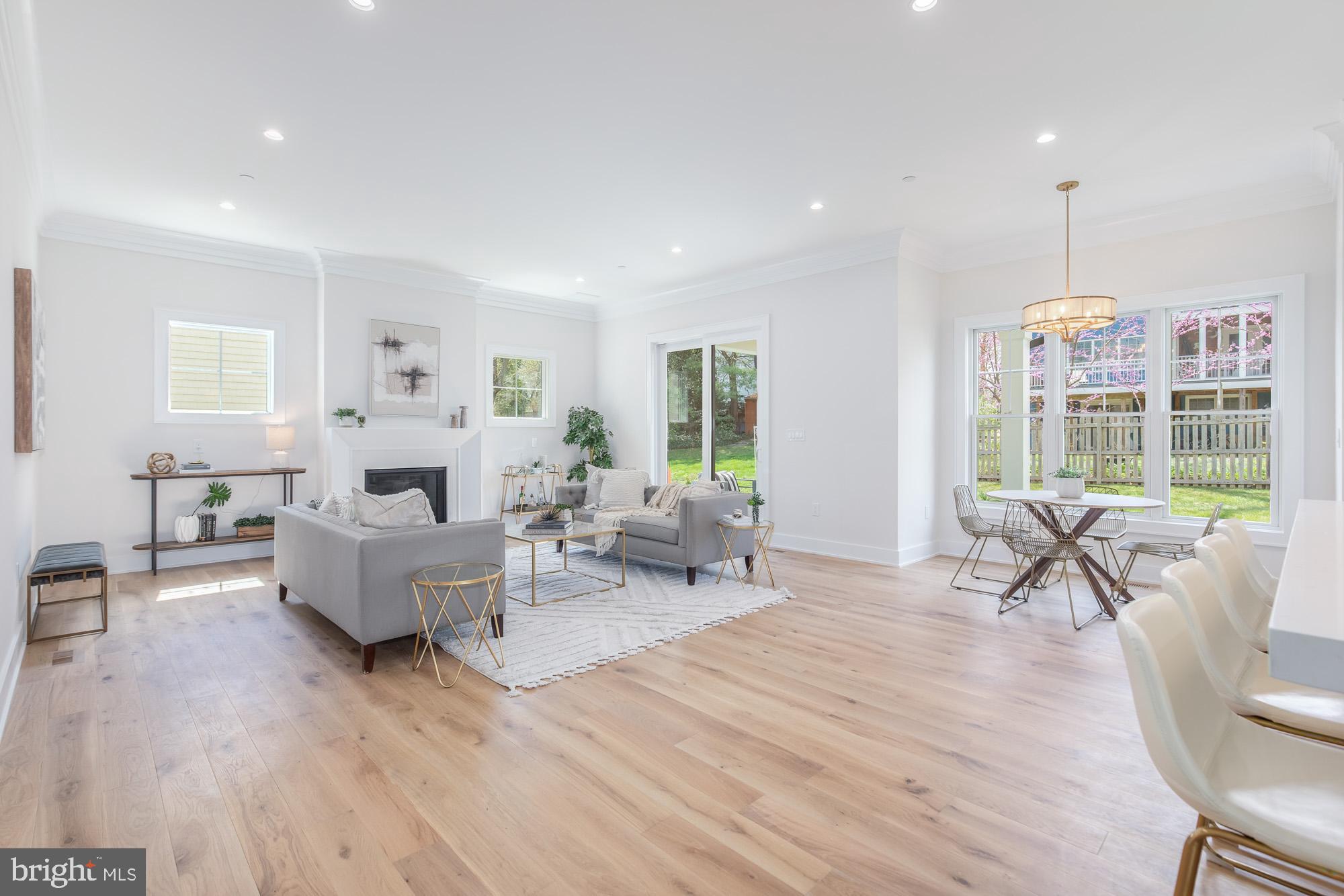 CHEVY CHASE HILLS - Residential