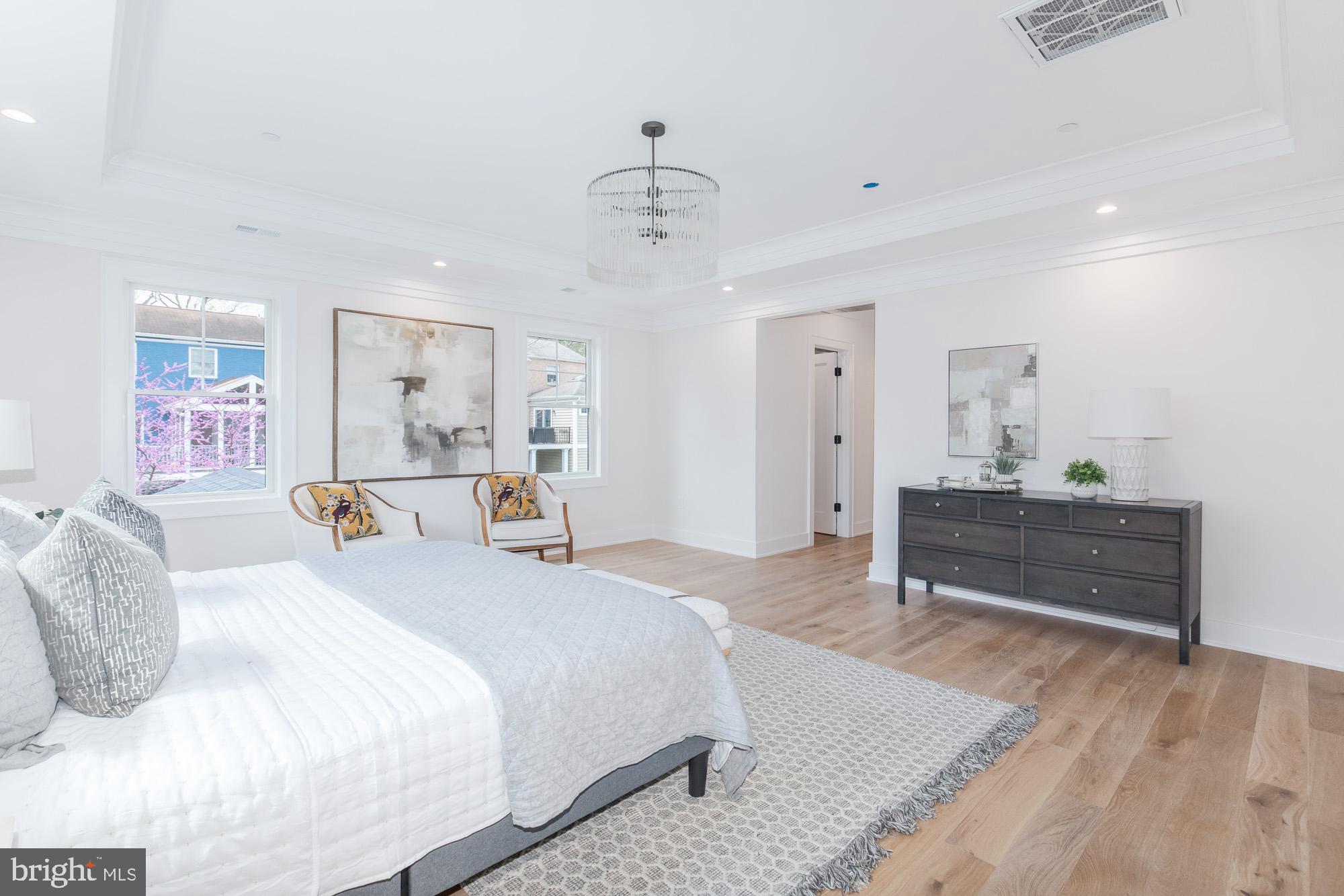 CHEVY CHASE HILLS - Residential