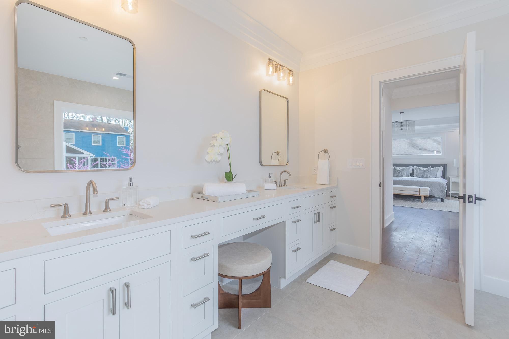 CHEVY CHASE HILLS - Residential