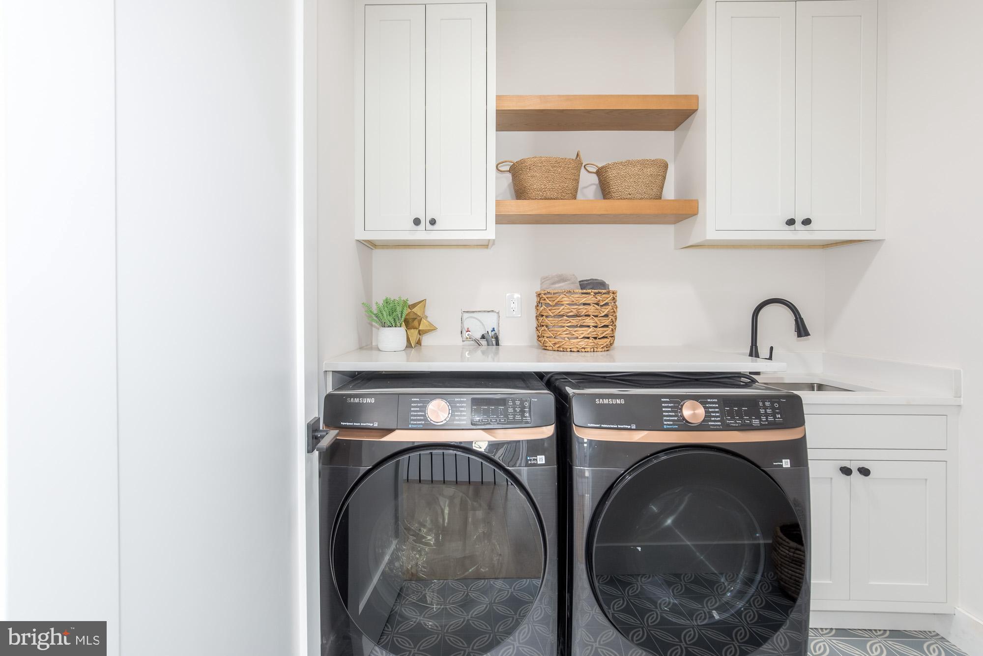 CHEVY CHASE HILLS - Residential