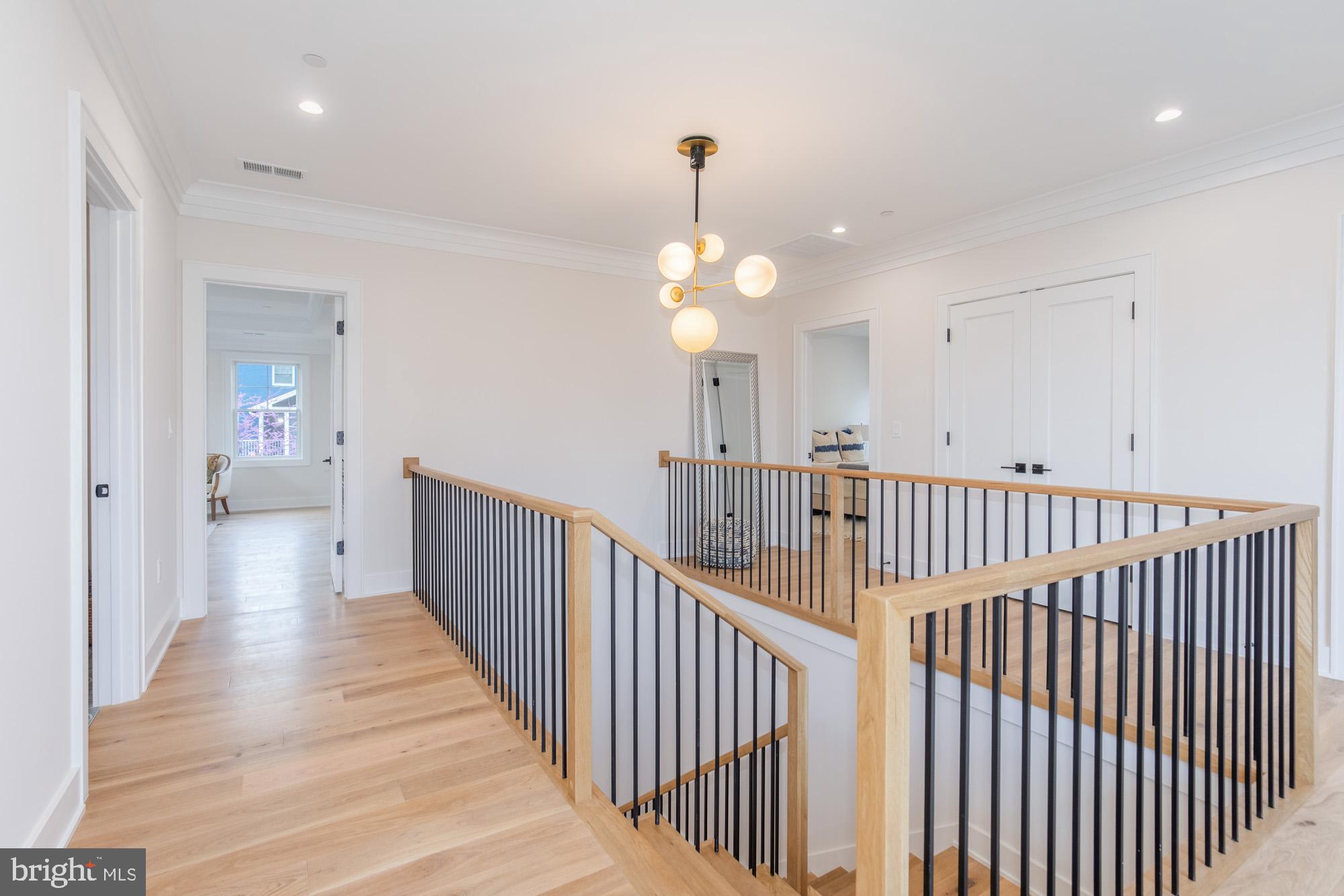 CHEVY CHASE HILLS - Residential