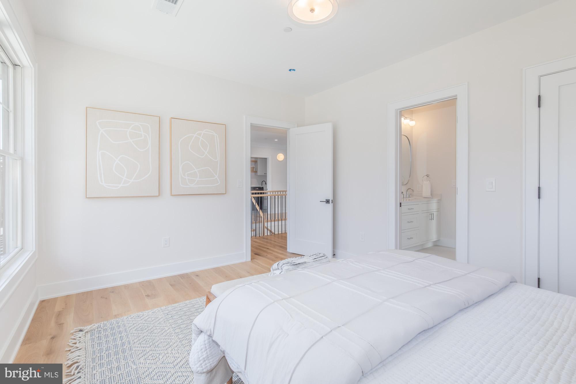 CHEVY CHASE HILLS - Residential