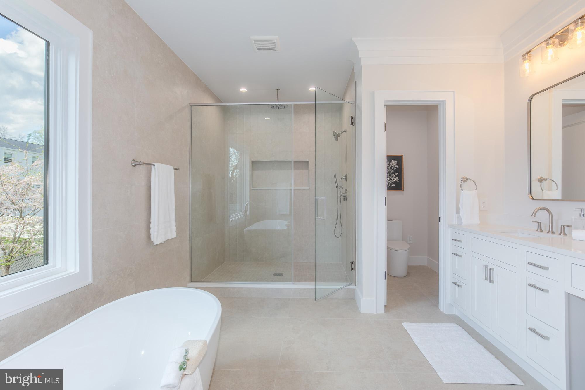 CHEVY CHASE HILLS - Residential