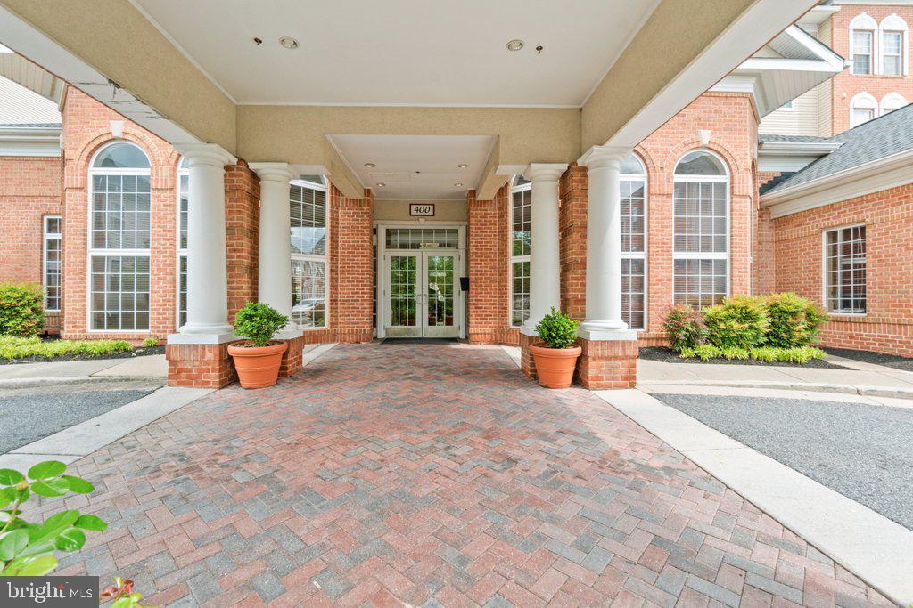 400 SYMPHONY CIRCLE 74B