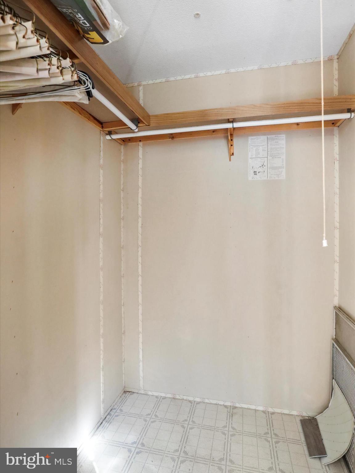 FLOWING ACRES - Residential