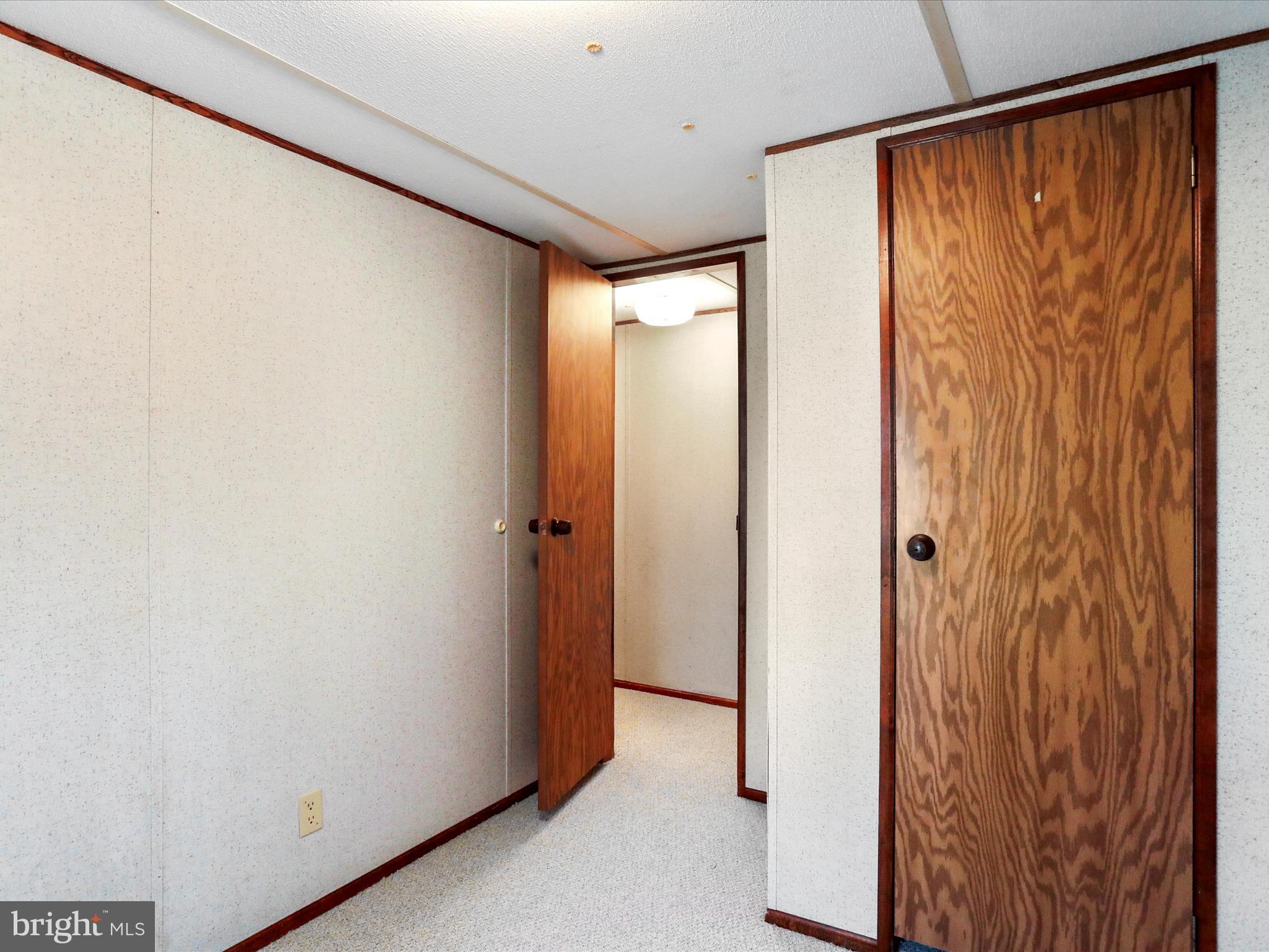 FLOWING ACRES - Residential