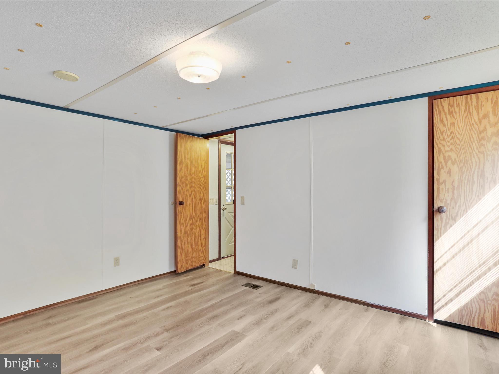 FLOWING ACRES - Residential