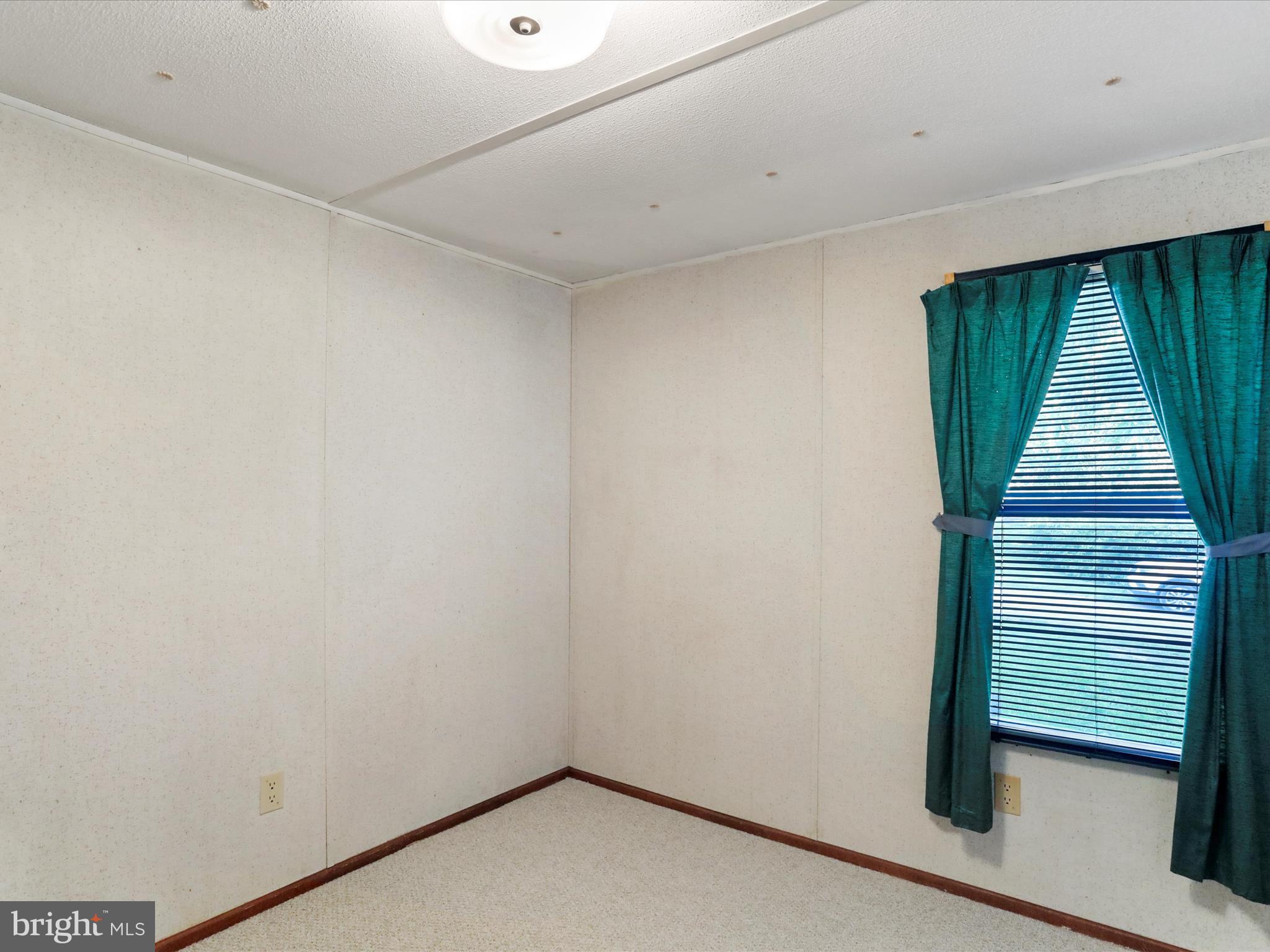 FLOWING ACRES - Residential