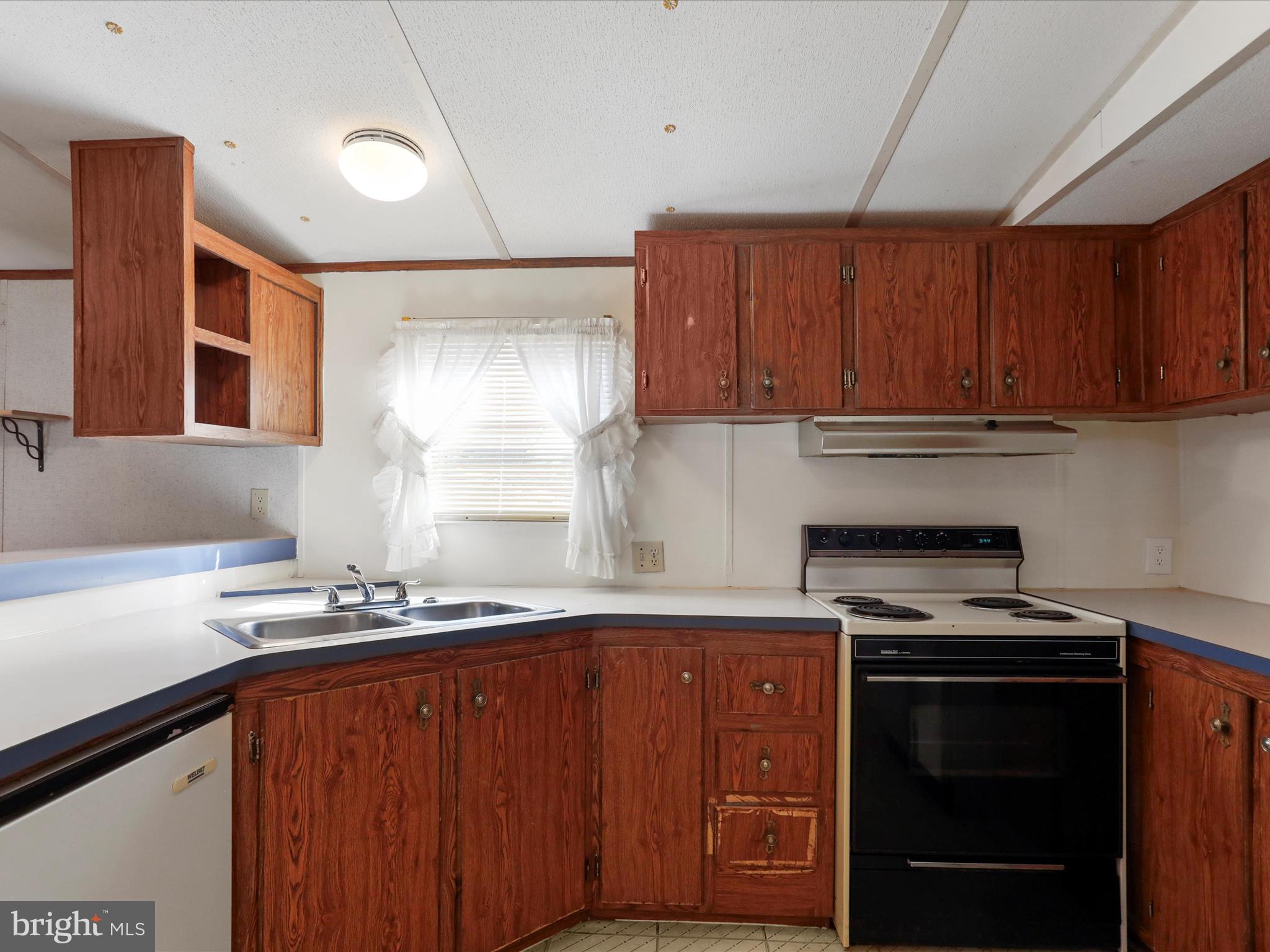 FLOWING ACRES - Residential