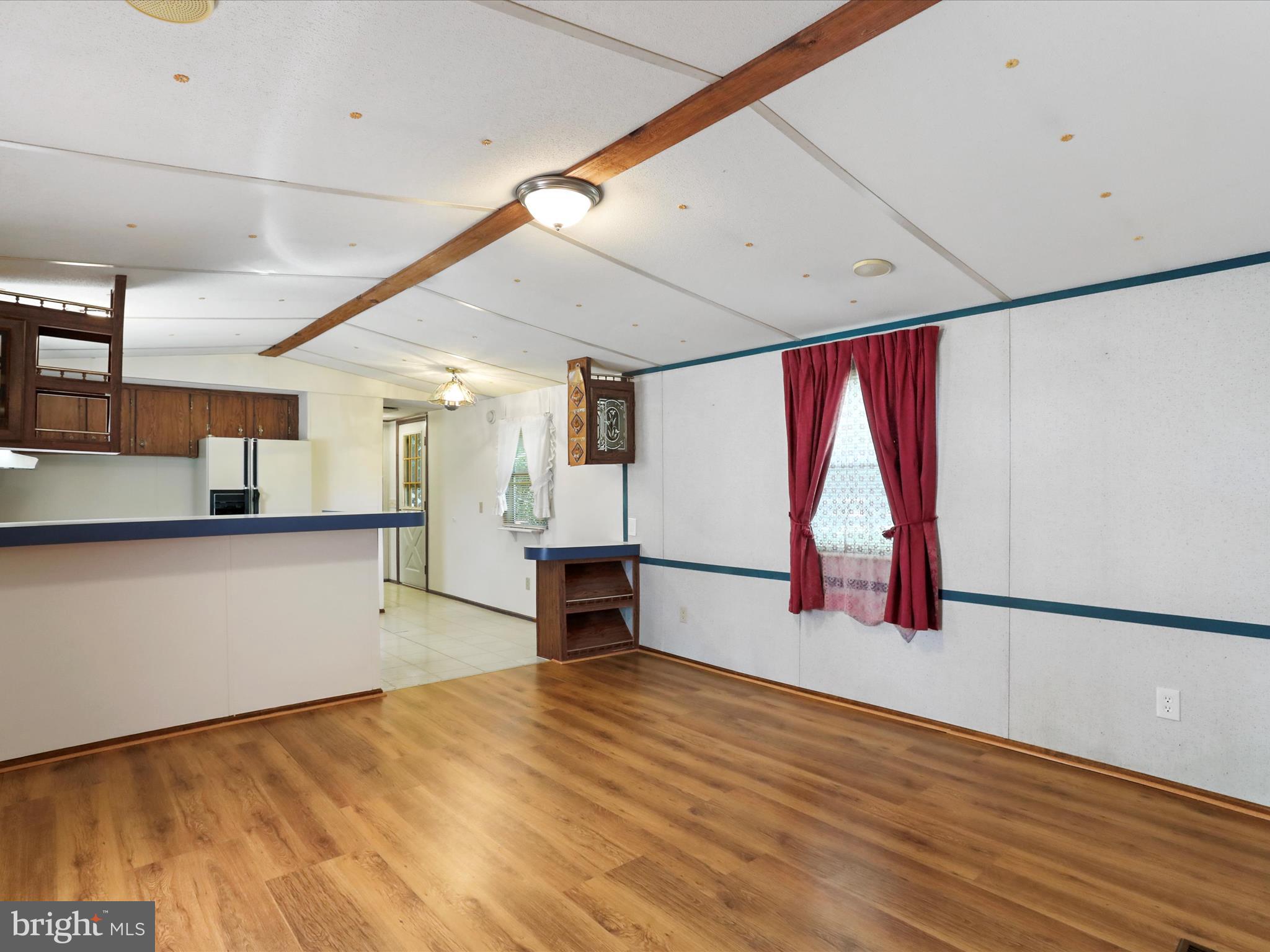 FLOWING ACRES - Residential