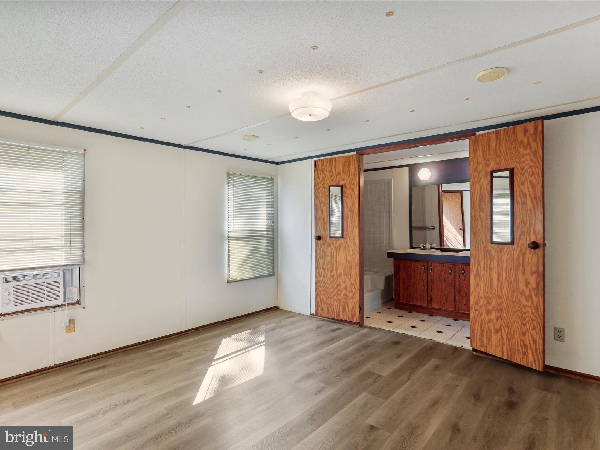 FLOWING ACRES - Residential