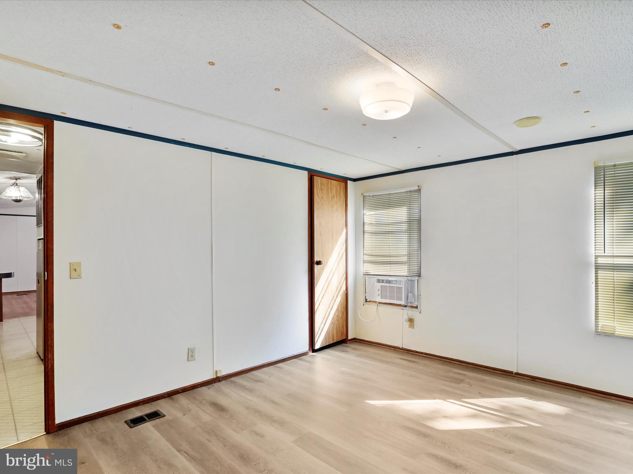 FLOWING ACRES - Residential