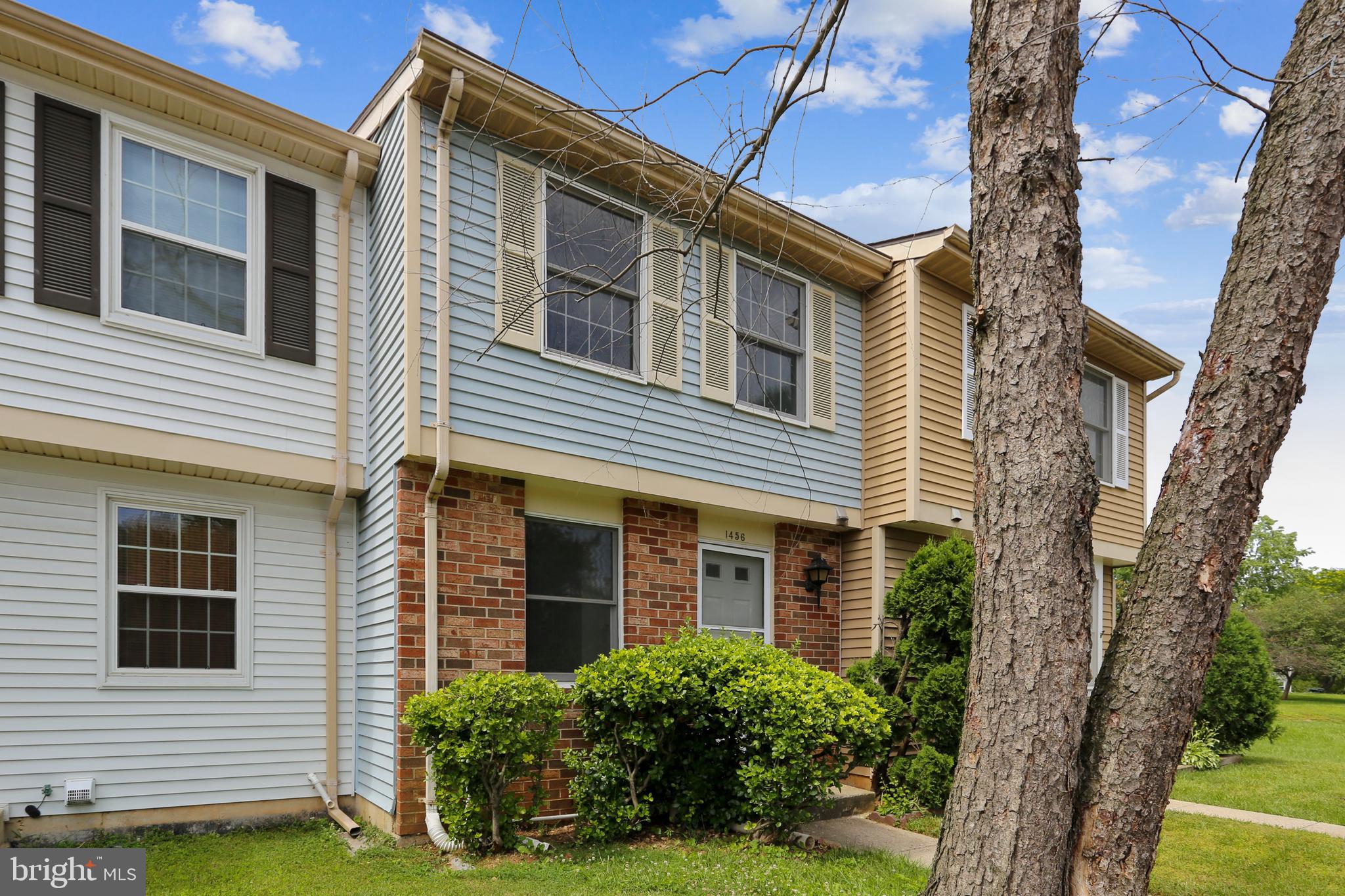 OAK SPRINGS - Residential