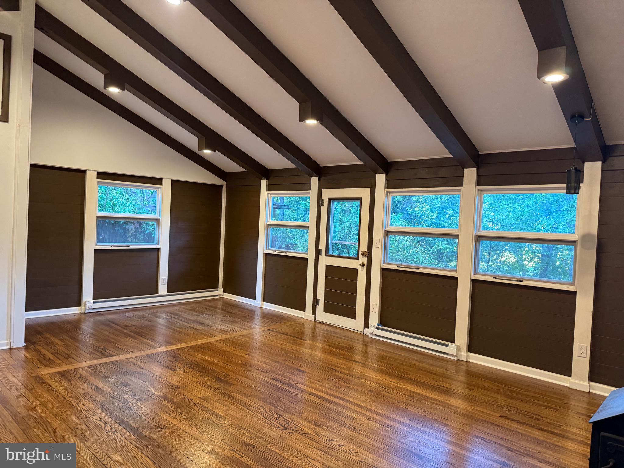 SHEN SHORES - Residential