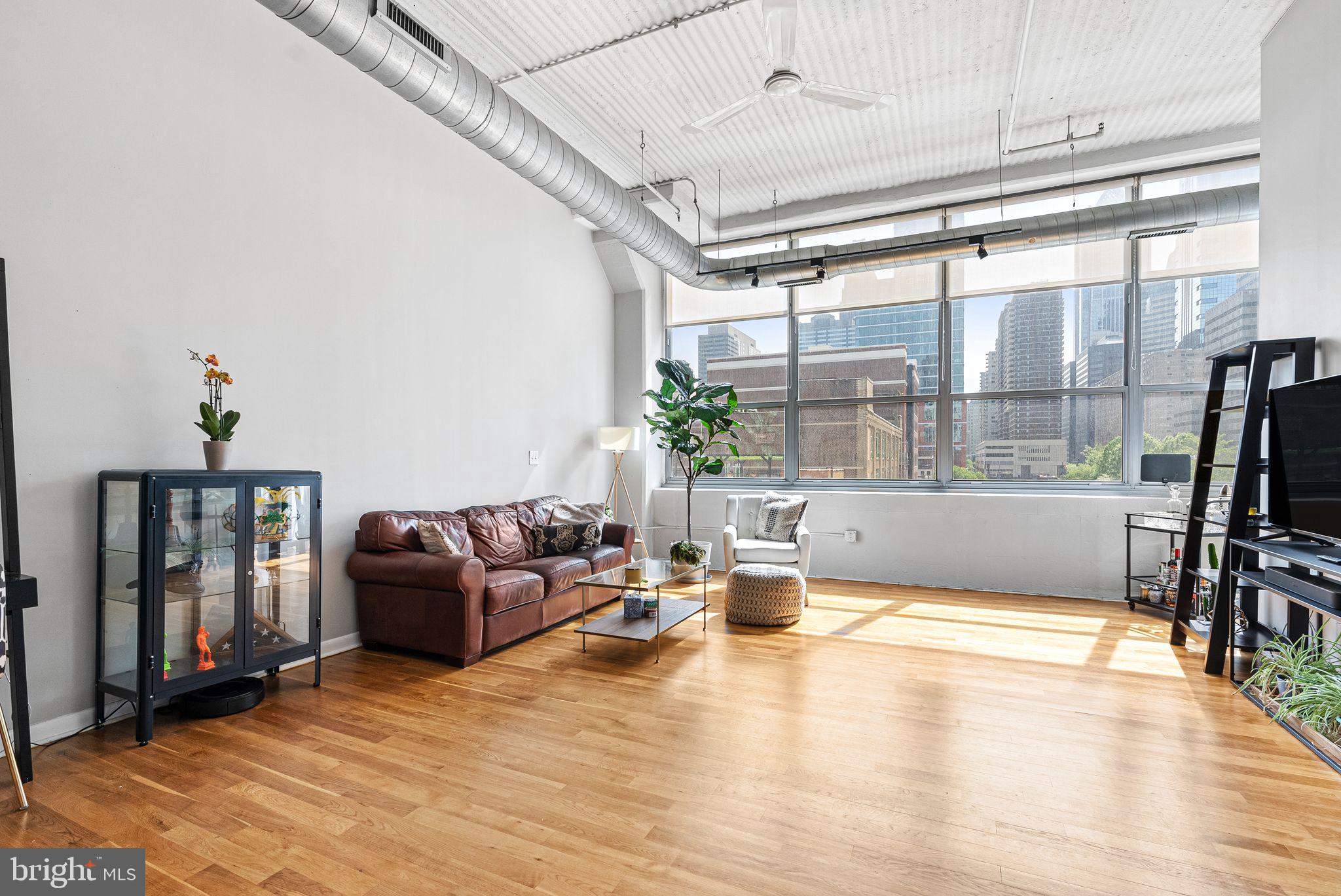 2200 ARCH STREET 28 409