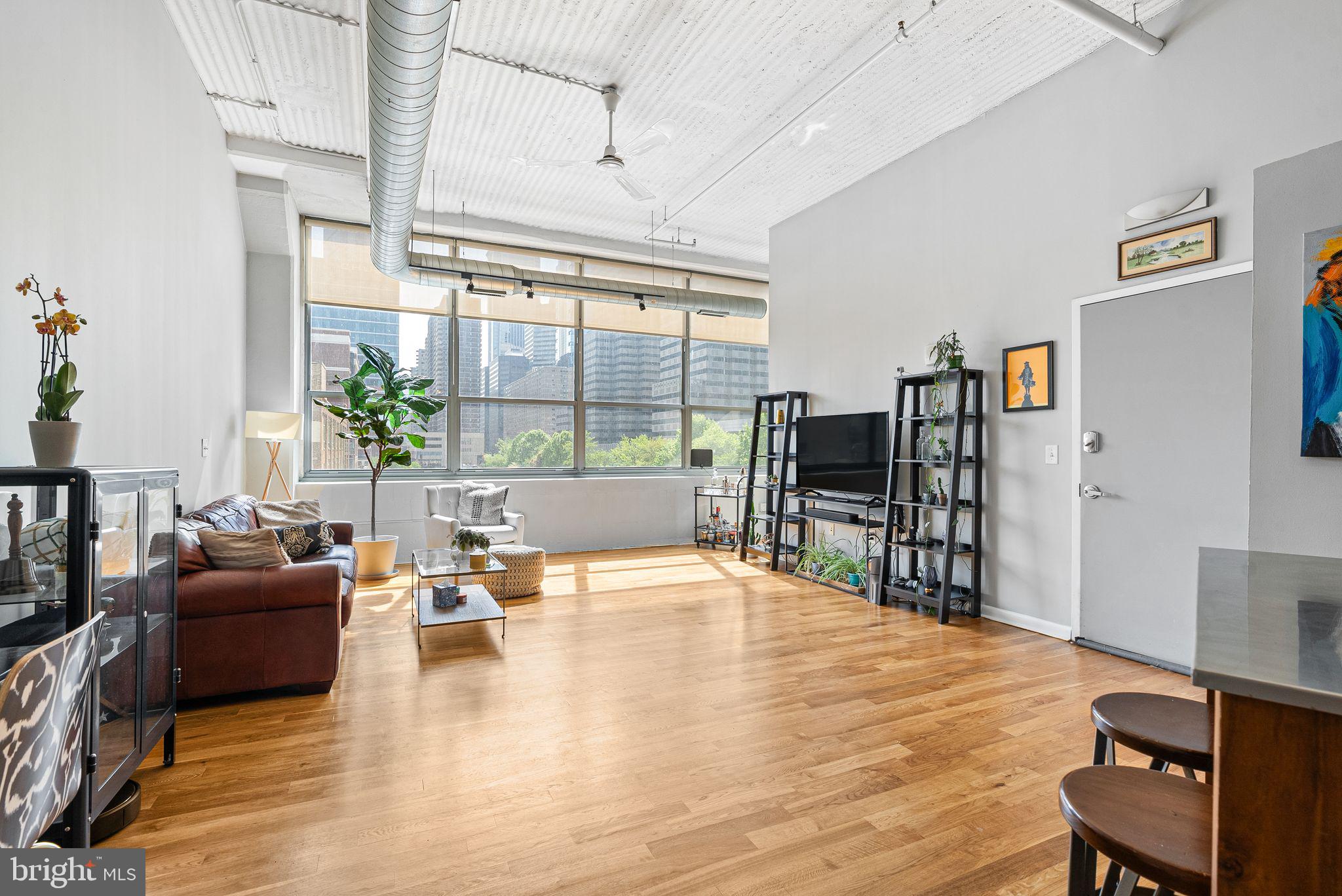 2200 ARCH STREET 28 409