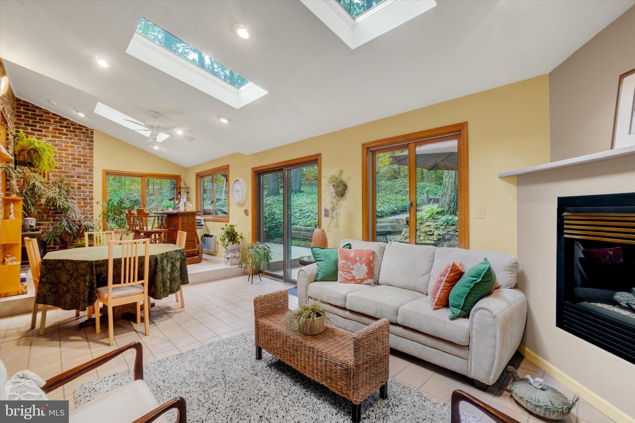 YORK TWP - Residential