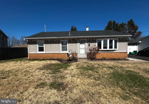 Homes For Sale - 901 Spencer Drive<br/> CROYDON, PA 19021