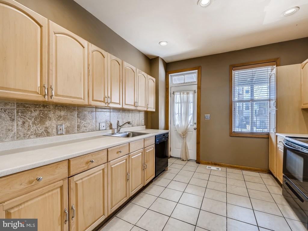 GREEKTOWN - Residential