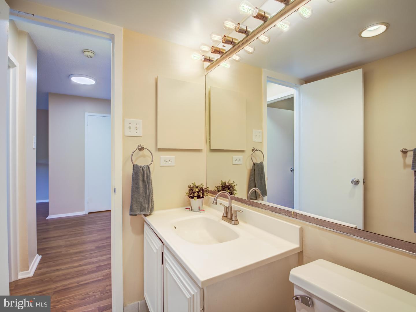 TOWERS IN WESTCHESTER PARK - Residential