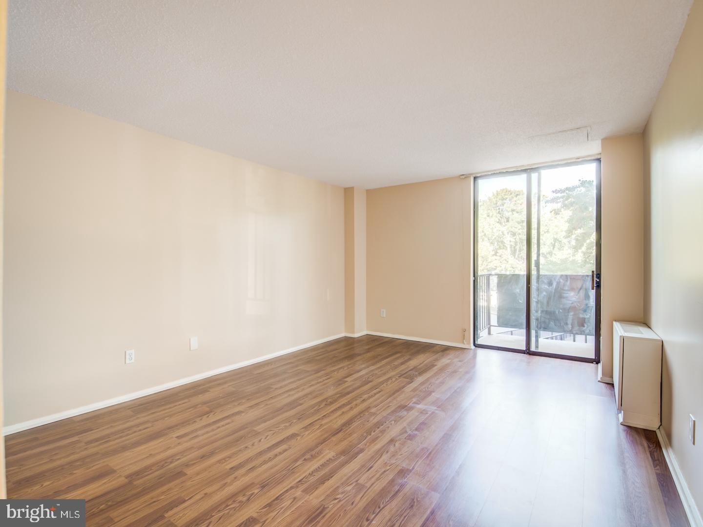 TOWERS IN WESTCHESTER PARK - Residential