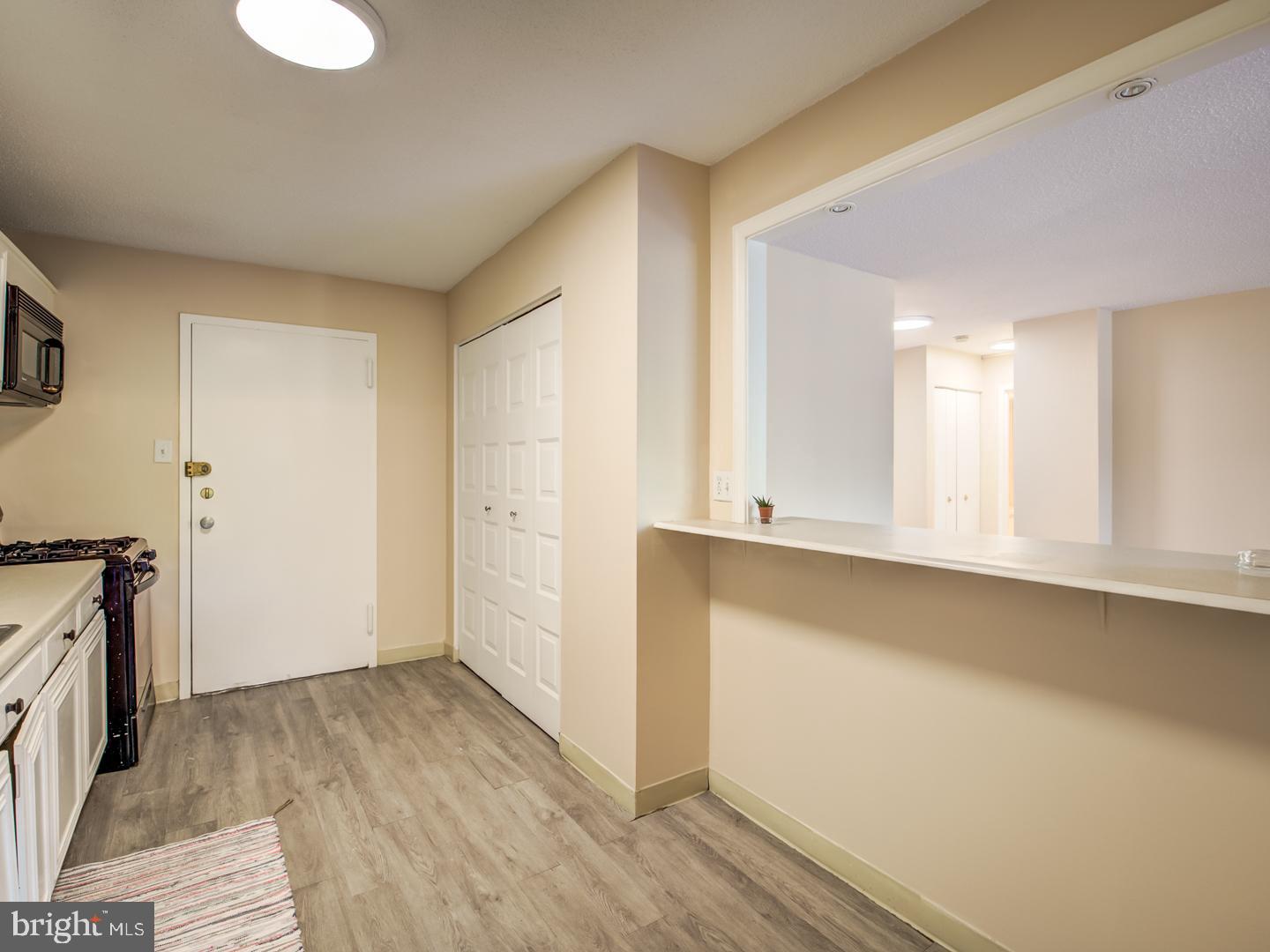 TOWERS IN WESTCHESTER PARK - Residential