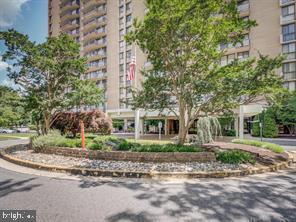 TOWERS IN WESTCHESTER PARK - Residential