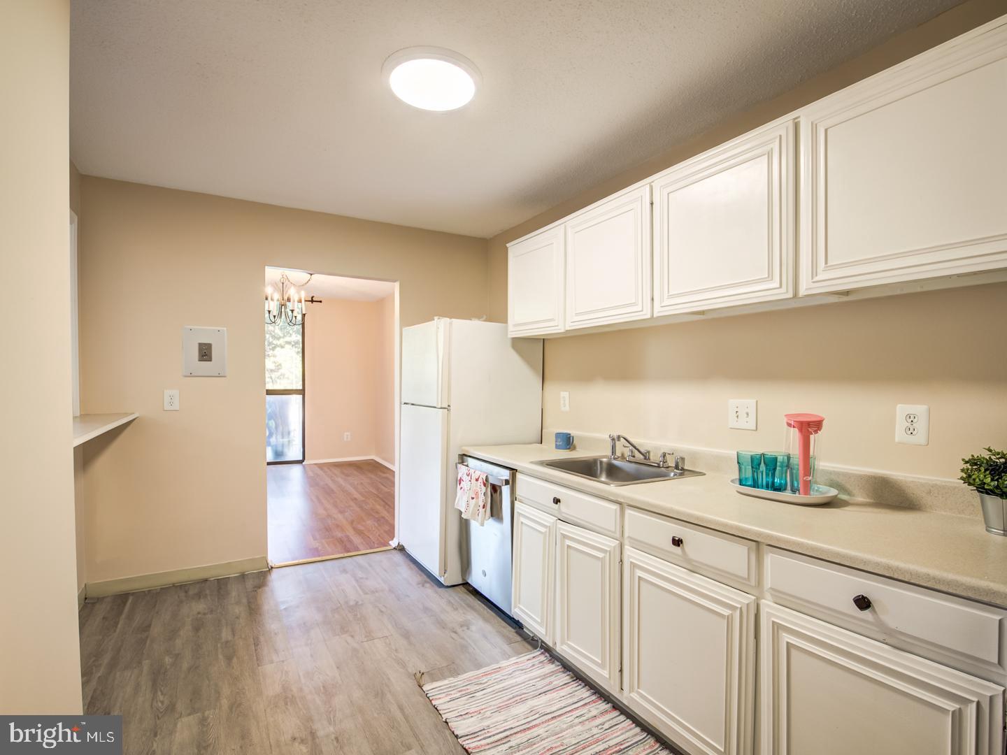 TOWERS IN WESTCHESTER PARK - Residential