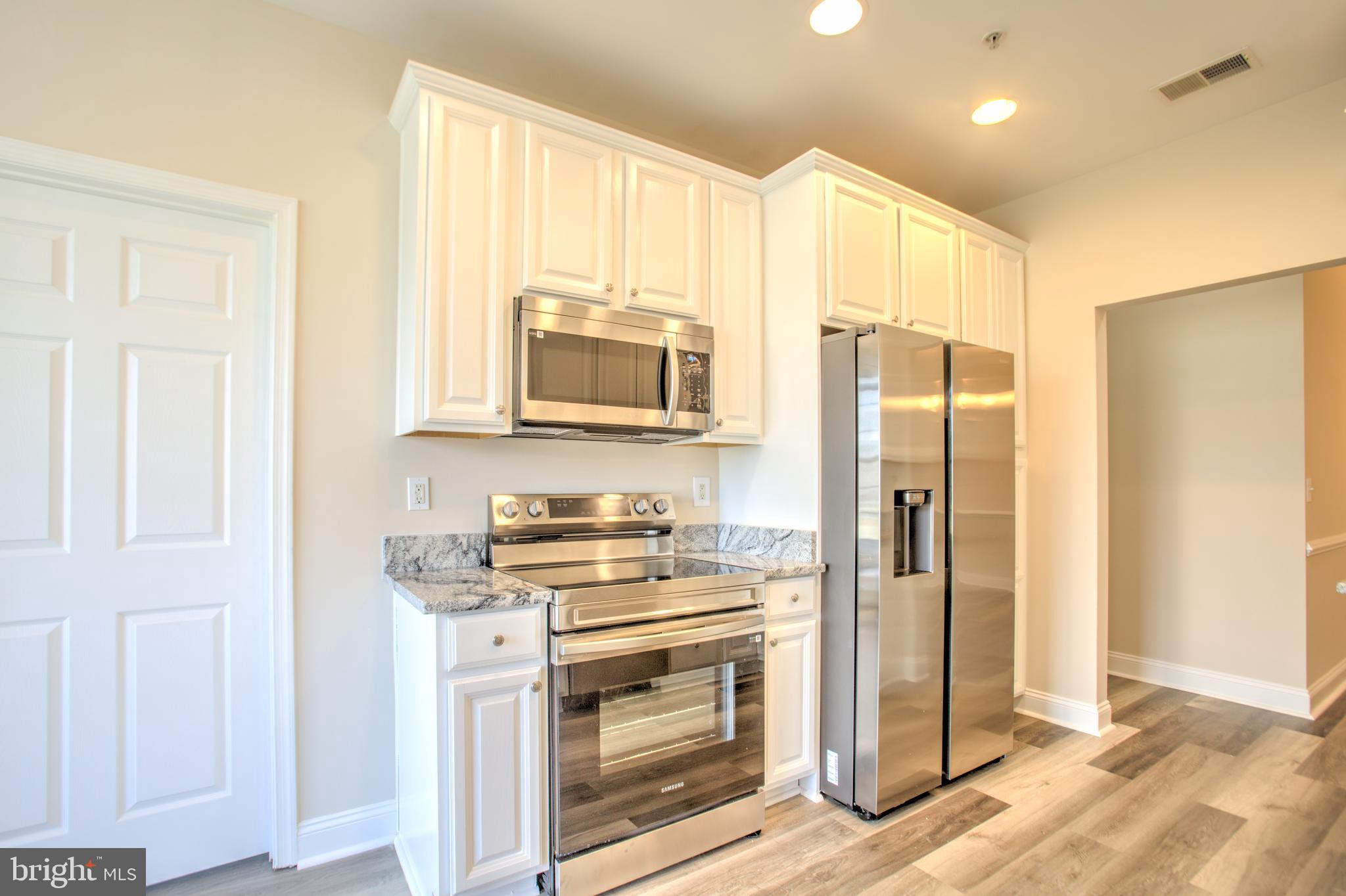 EMERALD HILLS - Residential