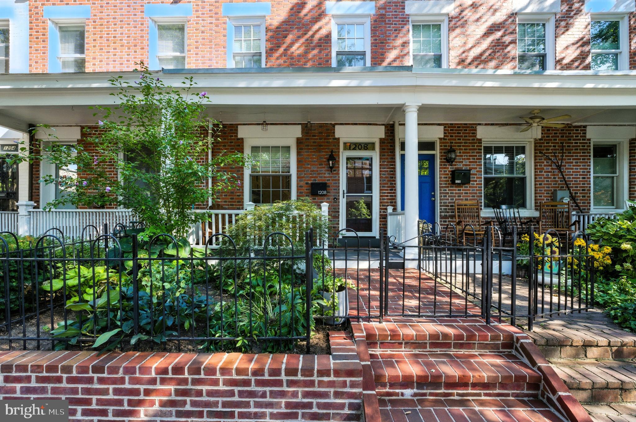 1208 WALTER STREET SE