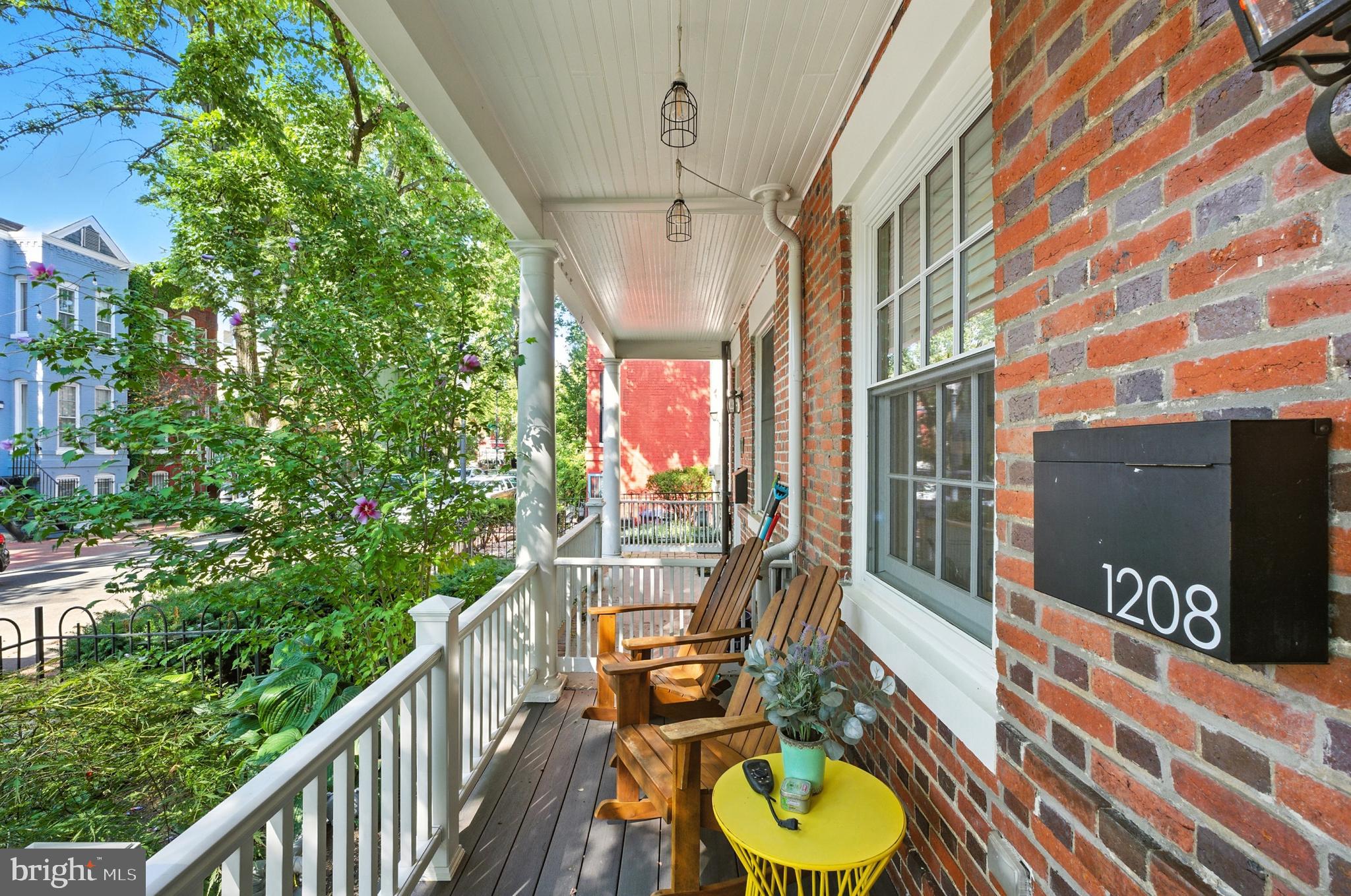 1208 WALTER STREET SE
