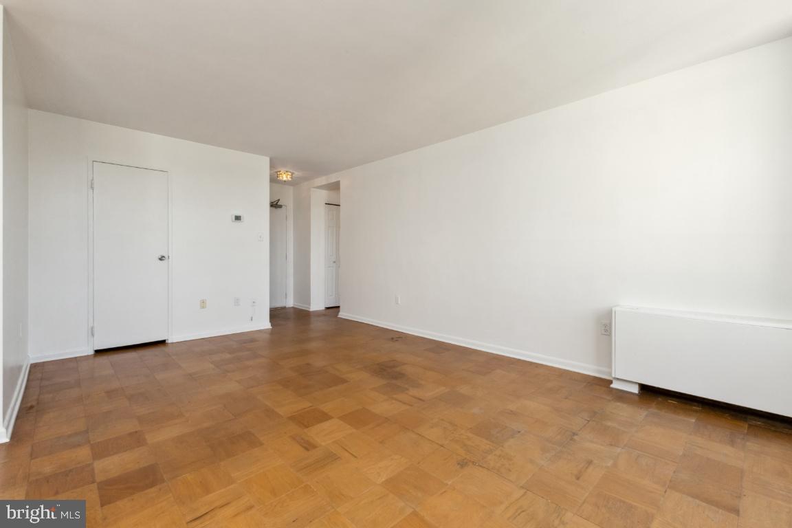 RIVER TOWERS - Residential