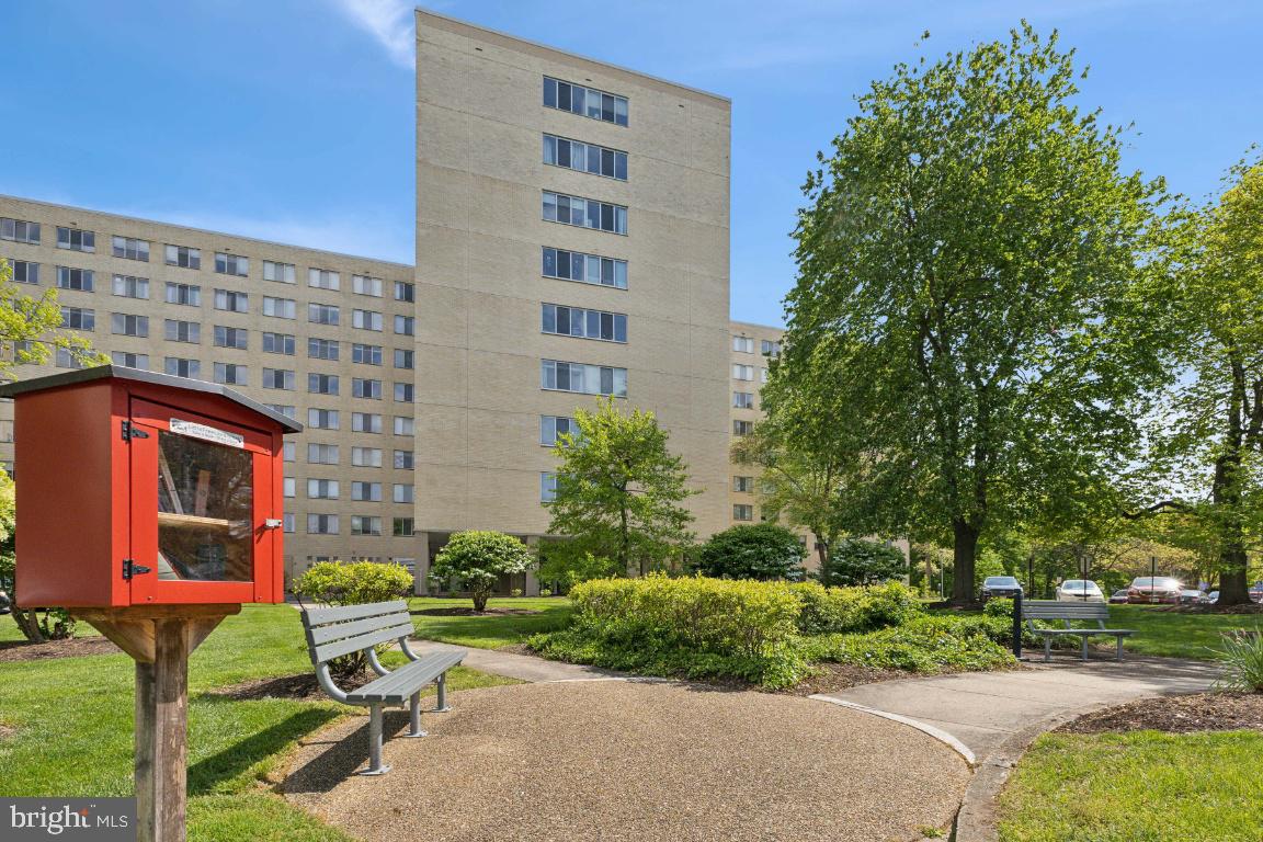 RIVER TOWERS - Residential