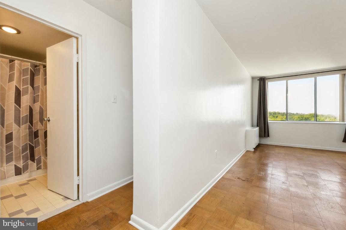 RIVER TOWERS - Residential