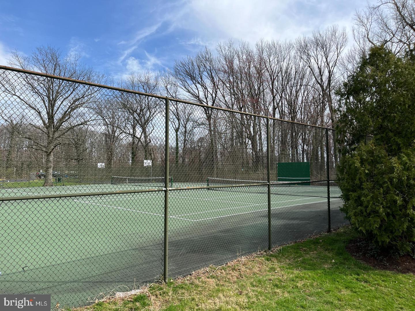 RIVER TOWERS - Residential