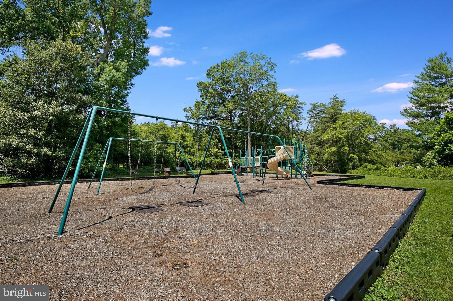 RIVER TOWERS - Residential