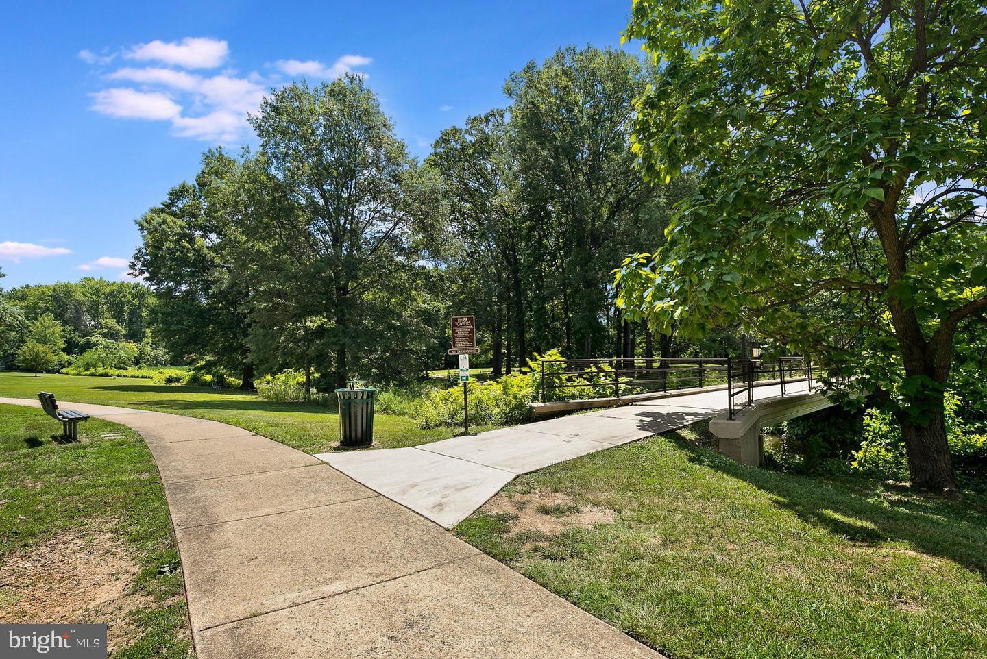 RIVER TOWERS - Residential