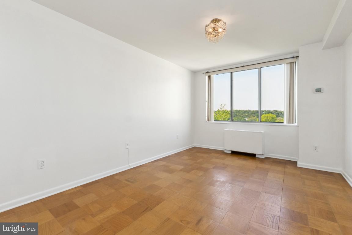 RIVER TOWERS - Residential