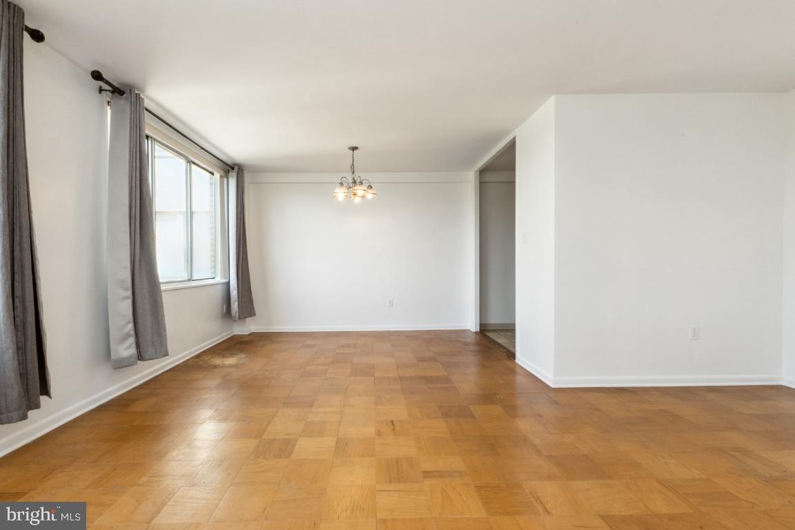 RIVER TOWERS - Residential