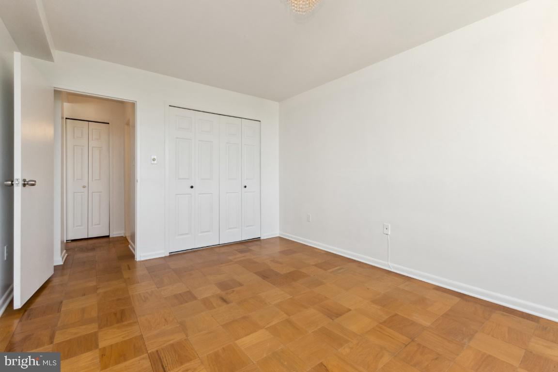 RIVER TOWERS - Residential