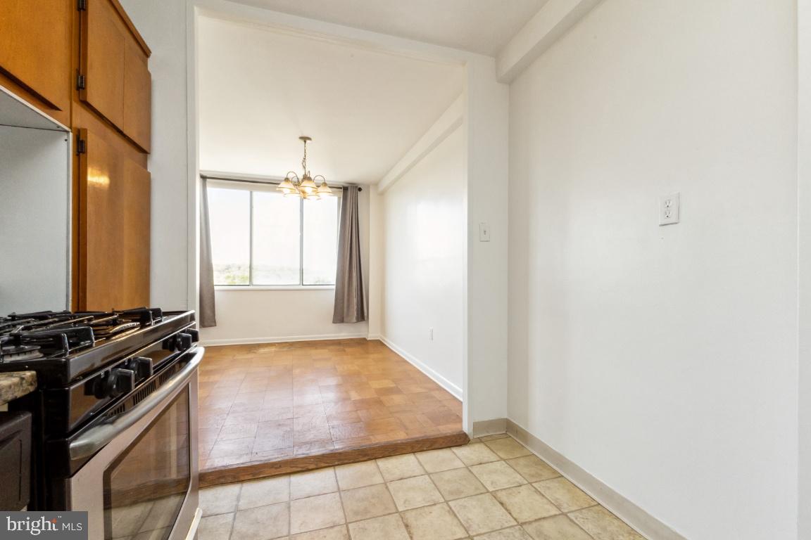 RIVER TOWERS - Residential