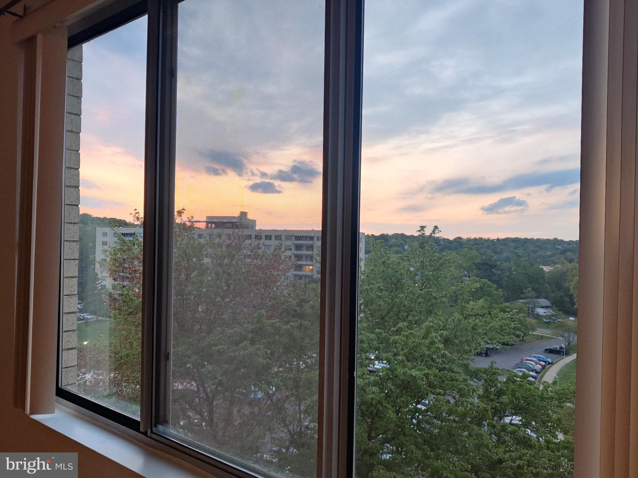 RIVER TOWERS - Residential